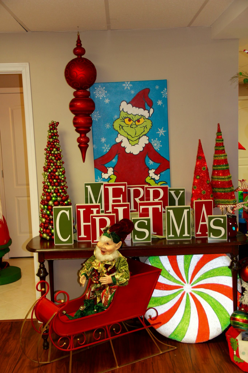 grinch christmas decorations indoor DIY Christmas Decoration Guide christmasdecoratingideas Grinch