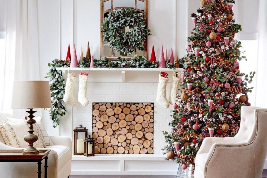 christmas room decor ideas 35 Pretty Christmas Living Room Ideas to Get You Ready for the Holidays chr… Christmas