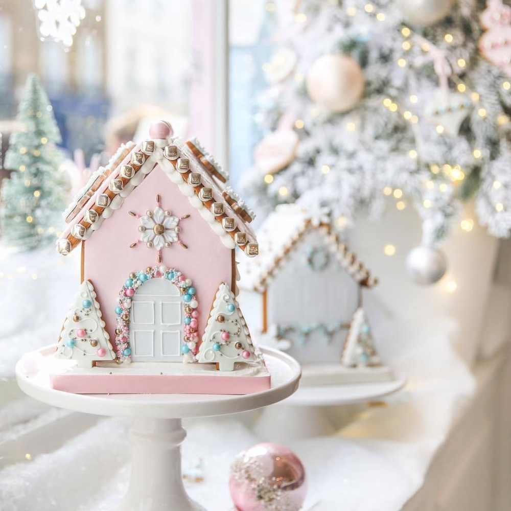 pink gingerbread christmas decor pink gingerbread house Tumblr Christmas gingerbread house, Christmas gingerbread