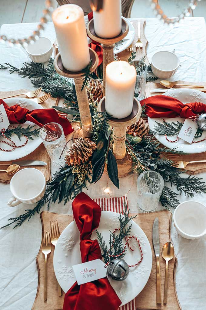 christmas decor for round table Top 99 round table christmas decor ideas for a festive dining experience