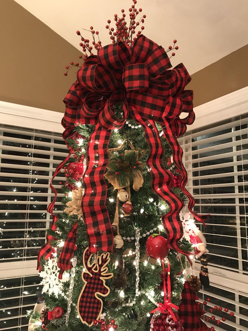 christmas decor buffalo plaid Black And Red Buffalo Plaid Christmas Decor