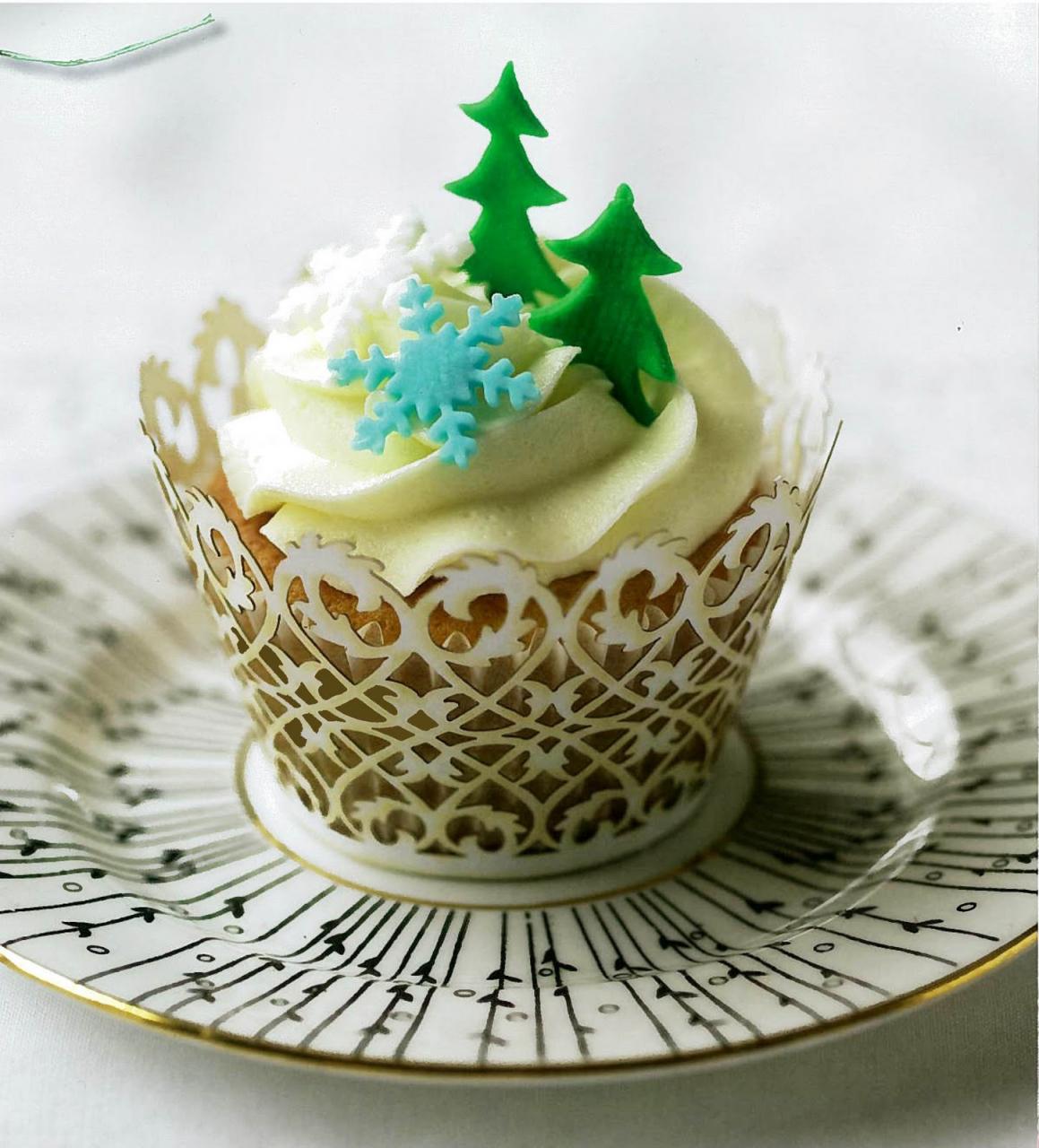 cupcakes and cashmere christmas decor The Pretty Purveyor Holy Christmas Cupcakes!