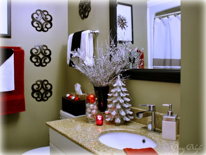 christmas decor for bathrooms Magical Bathroom Christmas Decors That Will Make You Smile