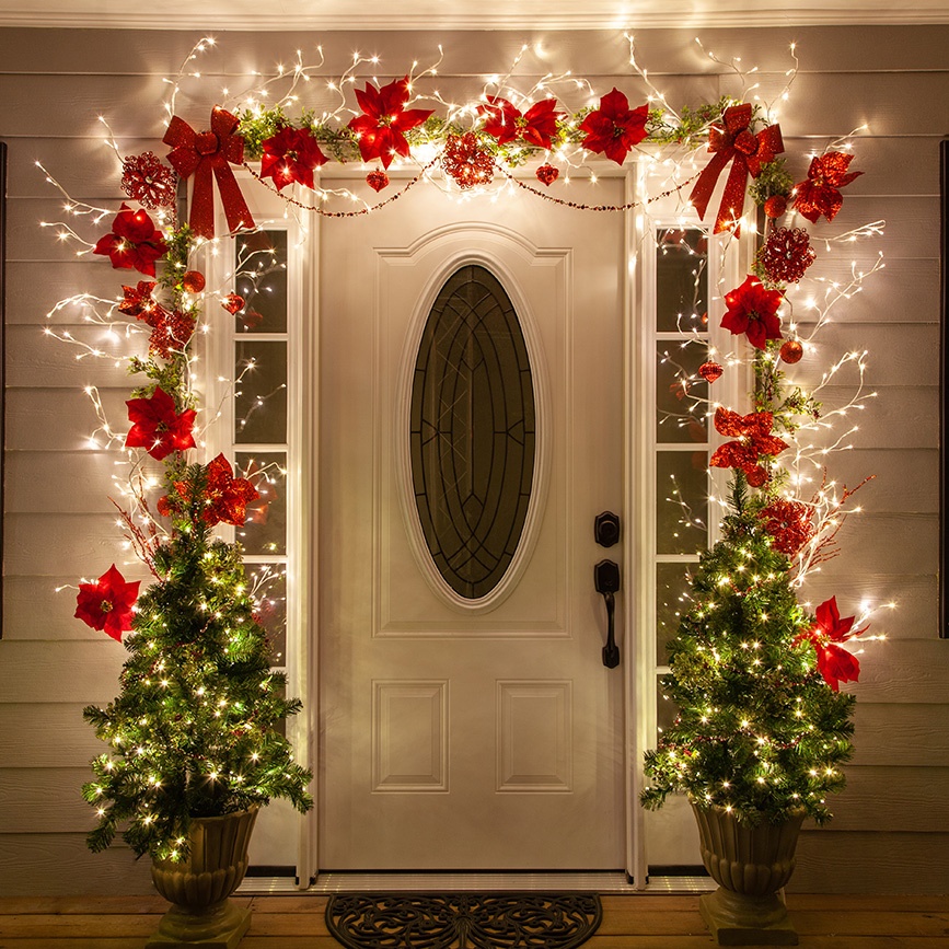 front door christmas decor Christmas Door Decorating Ideas