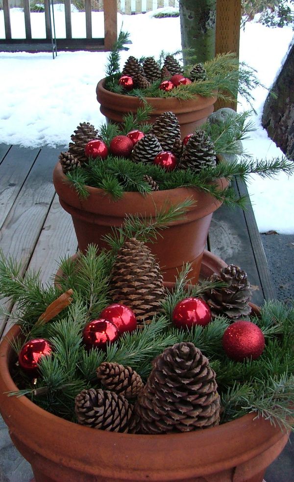 rustic outdoor christmas decor 40 Comfy Rustic Outdoor Christmas Décor Ideas DigsDigs