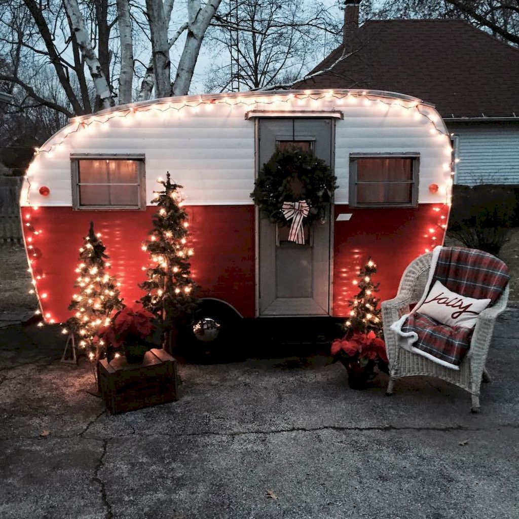 christmas decor for rv 20 Awesome RV Campers Christmas Decorations Ideas Trailer decor, Vintage camper