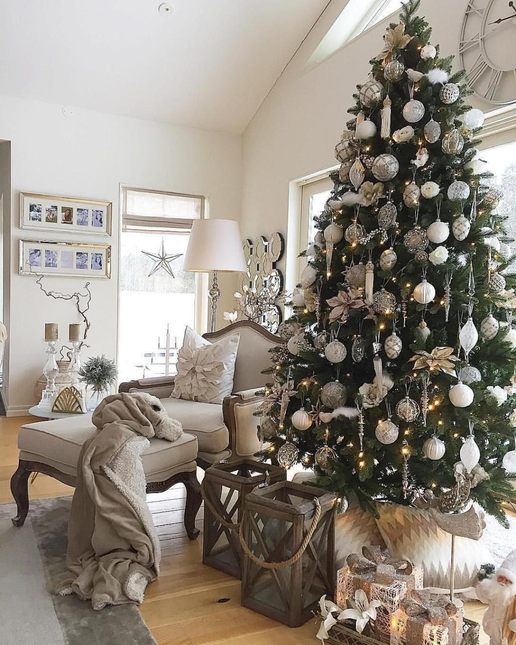 neutral christmas tree decor Neutral tree Interior Design Inspiration, Decor Interior Design, Interior Design Living Room