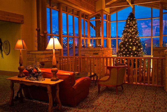 ski lodge christmas decor have a Canadian skilodge Christmas! Christmas lodge, Ski lodge