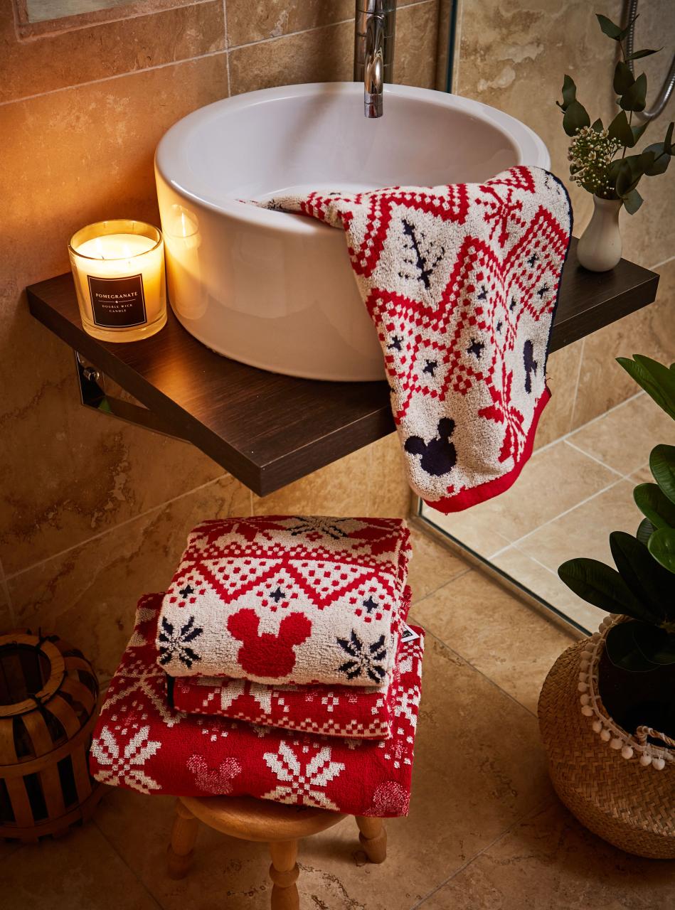 disney christmas bathroom decor Disney Bathroom Disney bathroom, Disney shop, Disney home decor