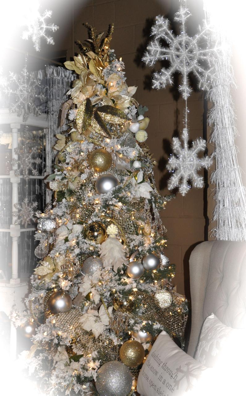 silver and gold christmas tree decor Silver and Gold Christmas tree Canada Christmas, Christmas 2014, All Things Christmas, Christmas