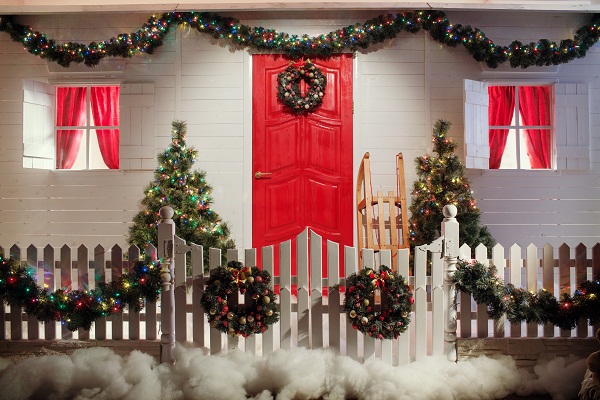 christmas decor for fence Christmas Decoration 5 Ideas for a Beautiful Picket Fence