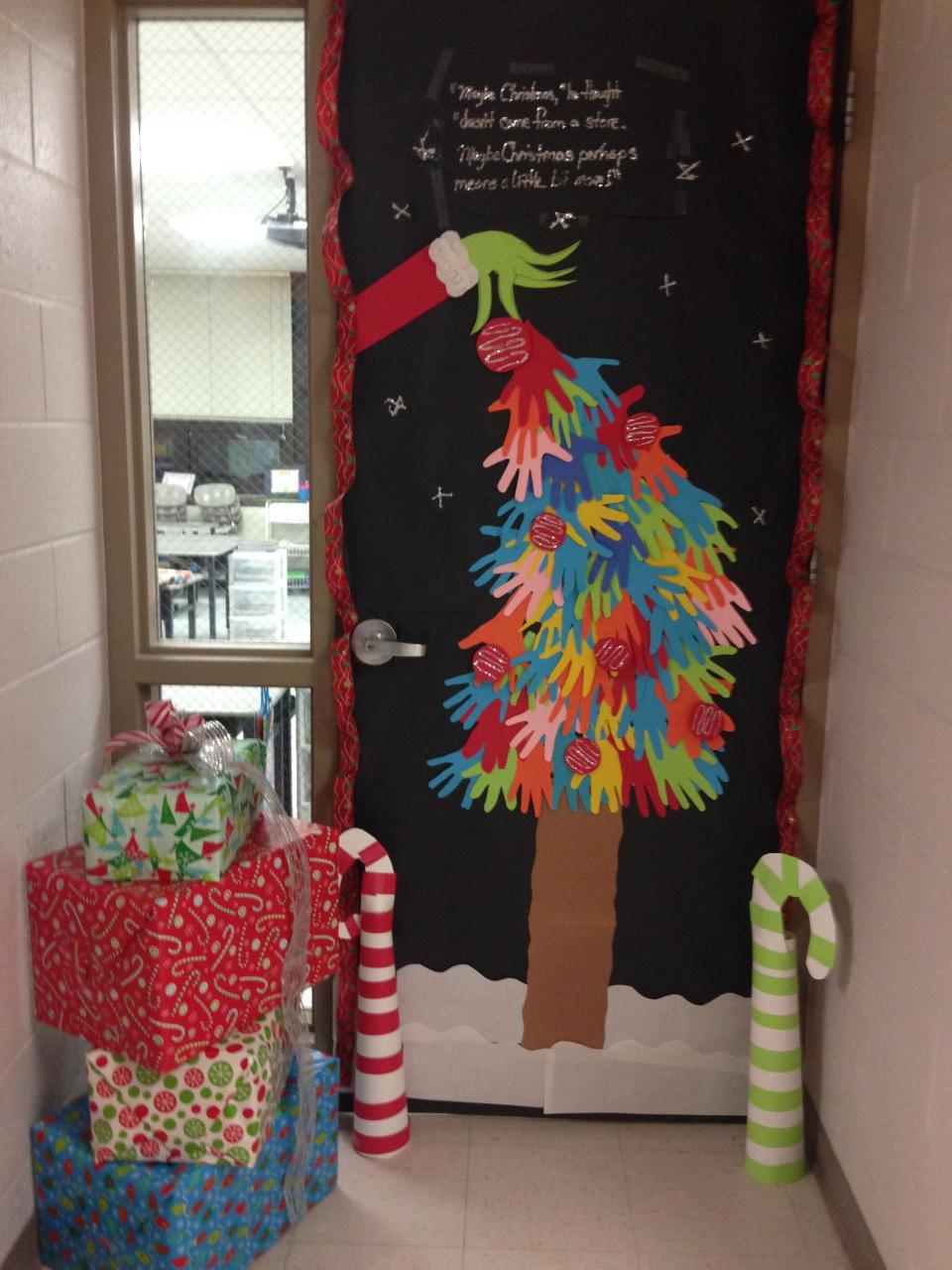 christmas decoration ideas in school Class decorating door contest Door decorations classroom christmas