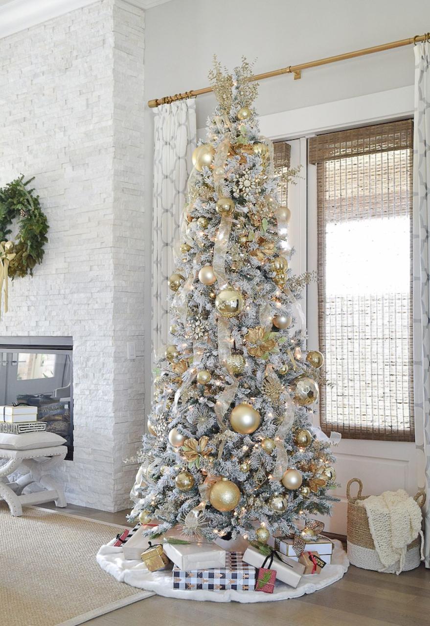 modern christmas tree decor Cool 50 Stunning Modern Christmas Tree Decorations Ideas