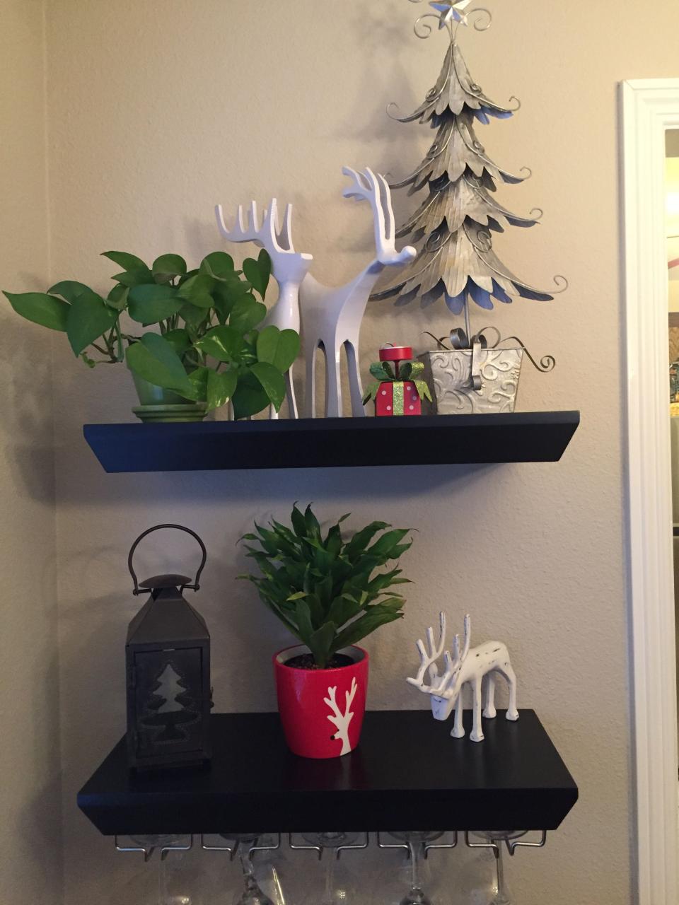 christmas decor ideas for shelves Christmas Home decor, Decor, Floating shelves