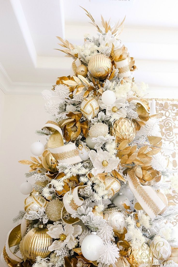 white and gold christmas decor Best Ways To Makes White And Gold Christmas Decorations ARCHITECTTO