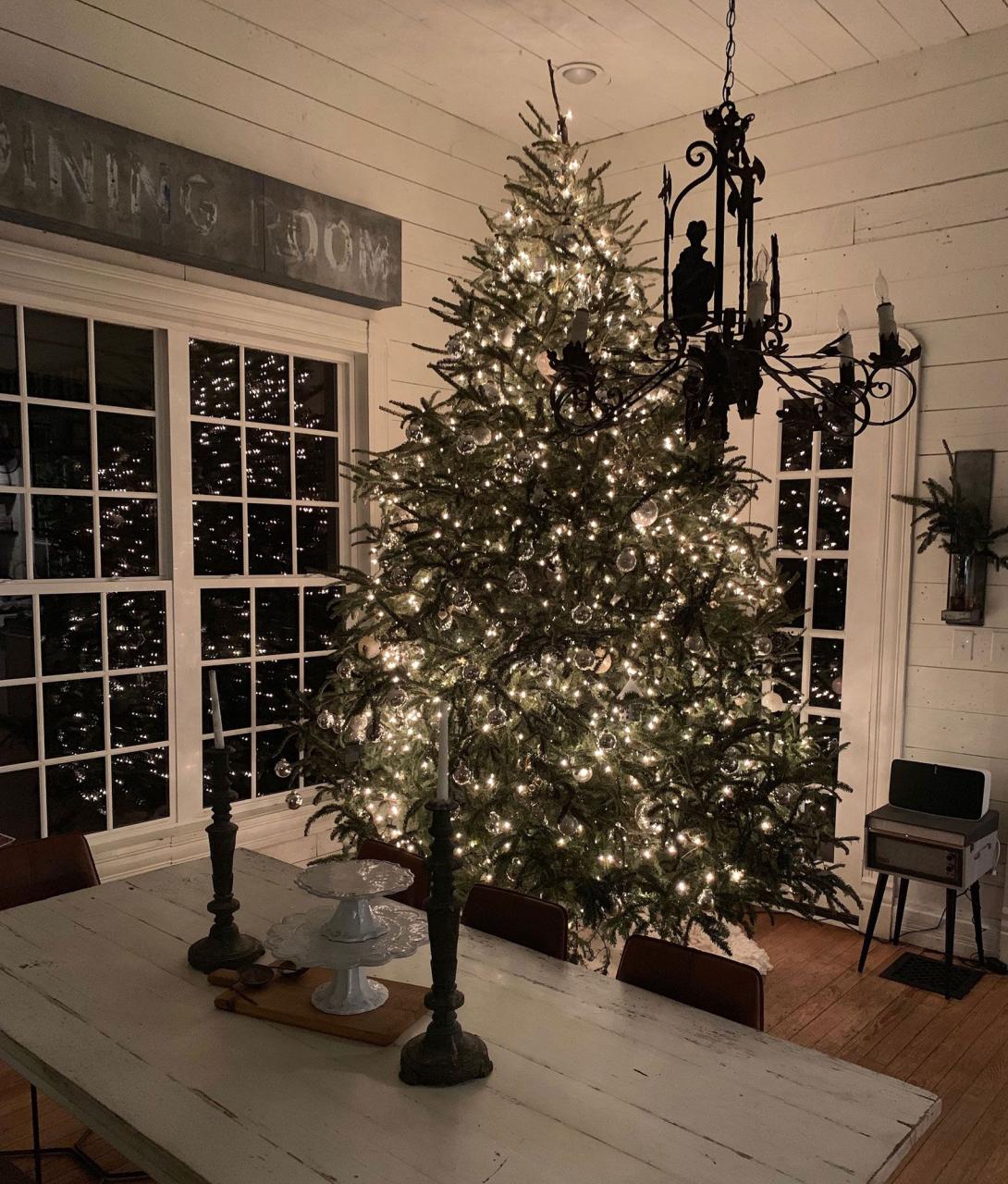 joanna gaines christmas decor Discover Joanna Gaines' Heartwarming Christmas Tradition