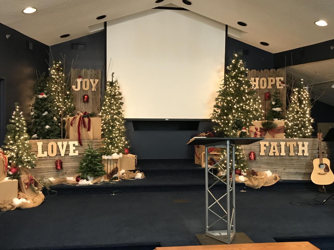 christmas decor for church stage Faith Church of Linden Church christmas decorations, Christmas stage, Church christmas party