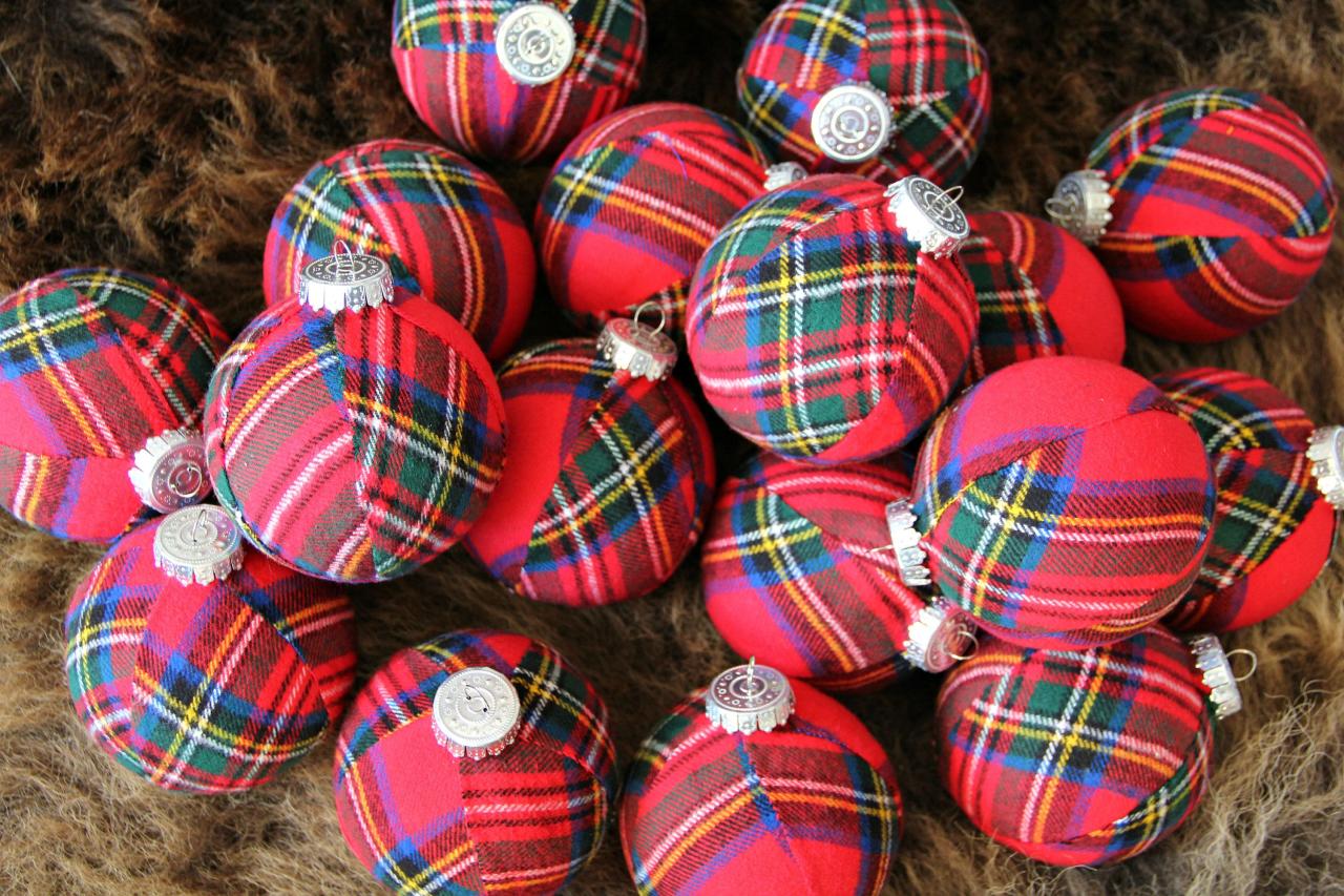 black and red plaid christmas decor 30+ Red Plaid Christmas Decorations DECOOMO