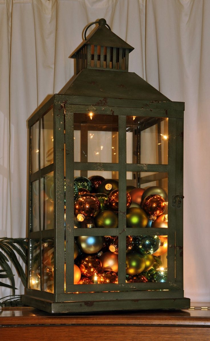 lantern decor ideas for christmas Image result for decorating a christmas lantern Christmas Lantern Centerpieces, Lantern