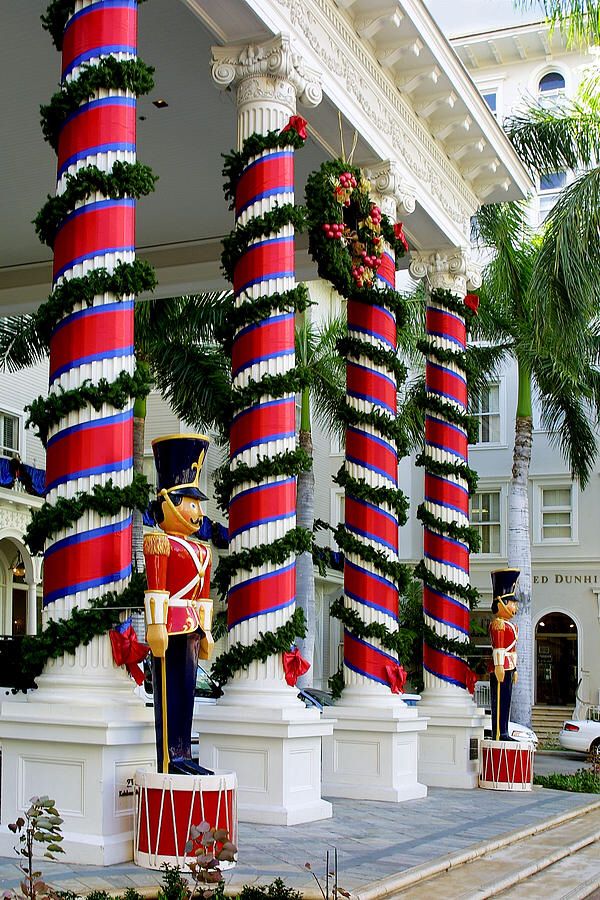 christmas decor for pillars Xmas pillars! Christmas decorations diy outdoor, Christmas lights, Christmas door decorations