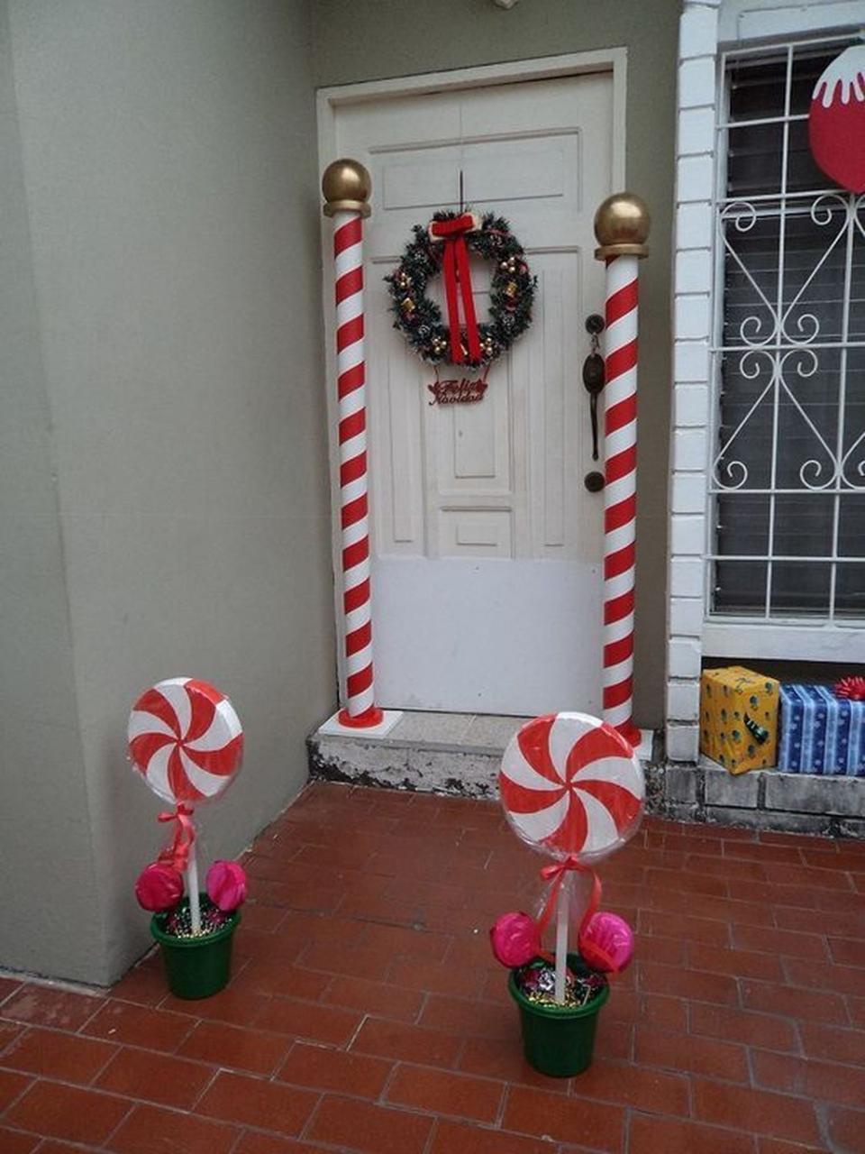 candy cane christmas decor outside 10+ Outdoor Christmas Candy Decorations DECOOMO