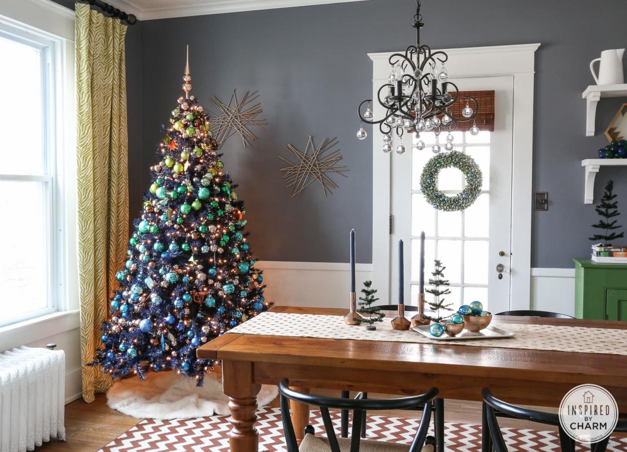 navy blue christmas decor Beautiful navy blue christmas decorations for a Chic Holiday Season