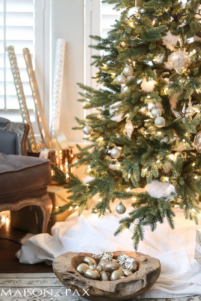 green and white christmas decor Green and White Christmas Decorating Ideas Maison de Pax