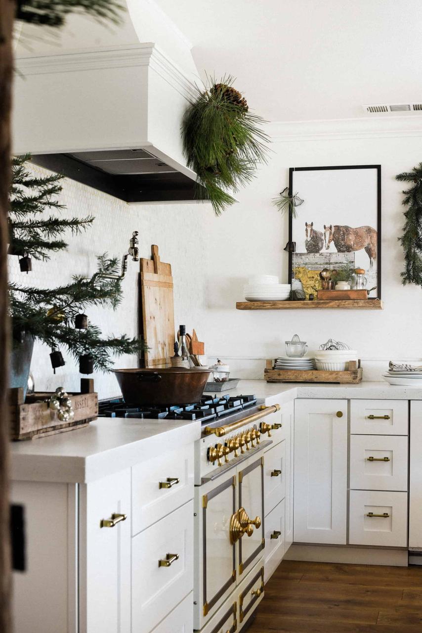 farmhouse christmas kitchen decor Farmhouse Christmas Decorating Ideas Our Christmas Kitchen Boxwood Ave