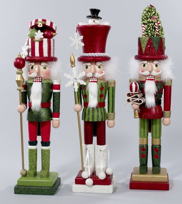 holiday nutcrackers christmas decor 25 Festive Nutcrackers to Enjoy This Christmas