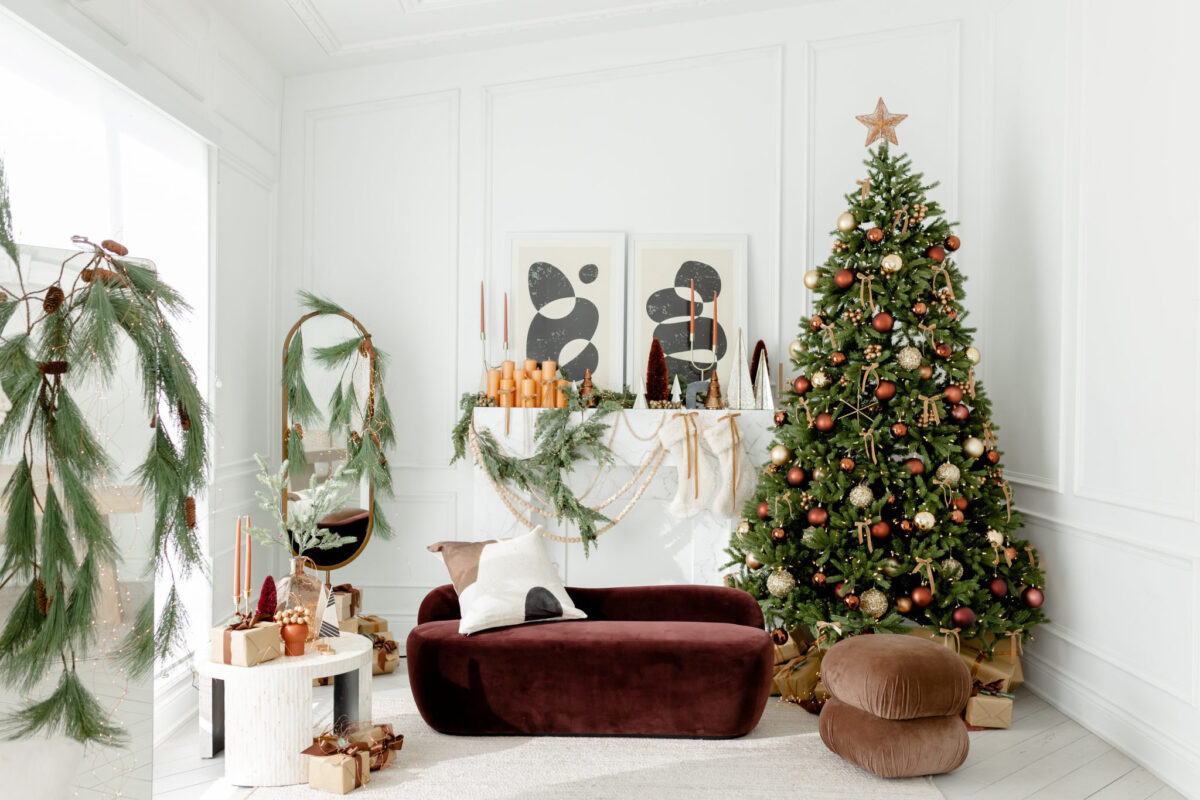 modern decor for christmas 18 Modern Christmas Decor Ideas for a Chic, Elegant Holiday