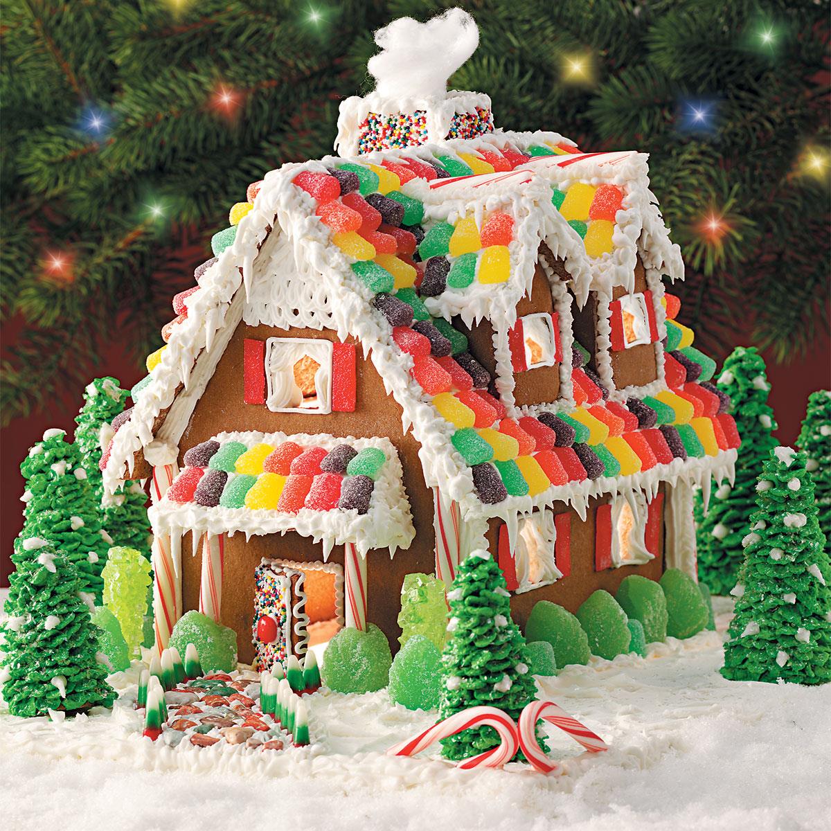 christmas decor gingerbread house 39+ Gingerbread House Decoration Ideas & Photos 2020