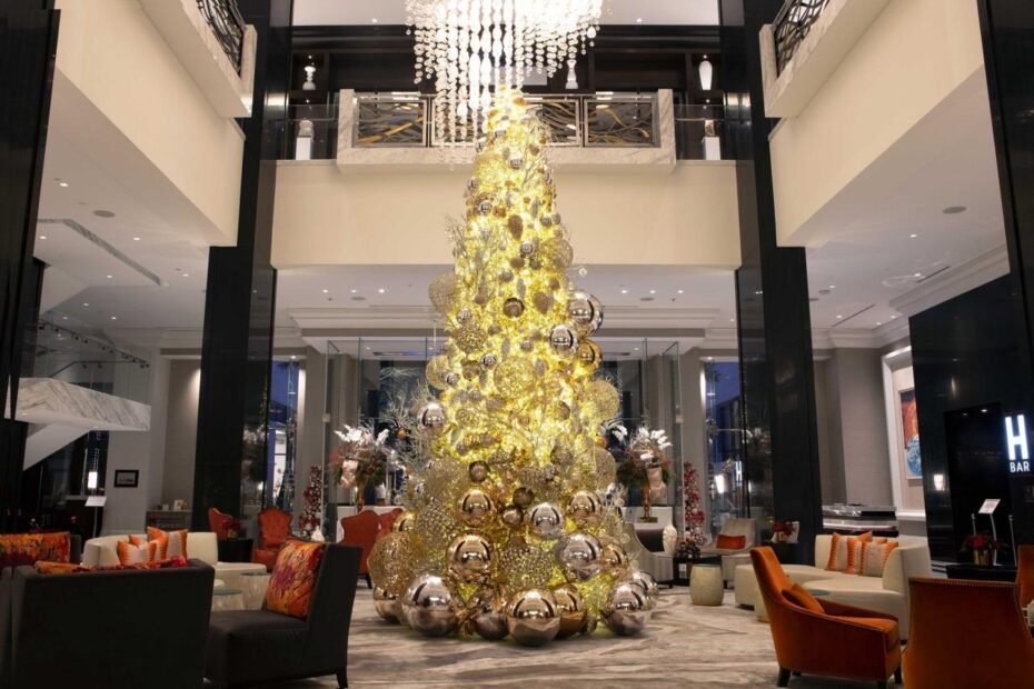 elegant luxury christmas decor Best Christmas decorations at the most luxurious hotels of the world