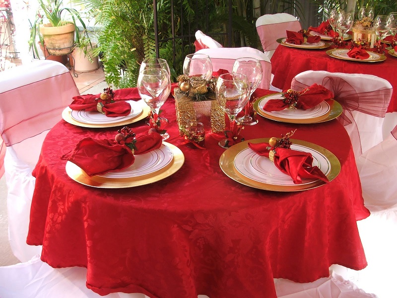 table top christmas decor 40 Christmas Table Decors Ideas To Inspire Your Pinterest Followers Easyday