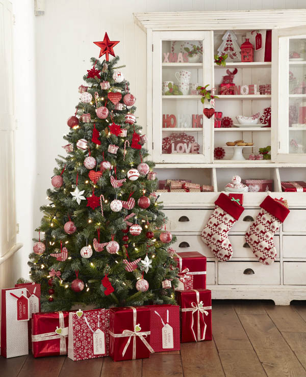 red and white christmas decor 40+ Red and White Christmas Decorating Ideas All About Christmas