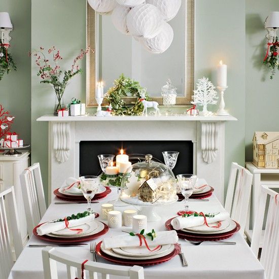 christmas decor dining room 37 Stunning Christmas Dining Room Décor Ideas DigsDigs