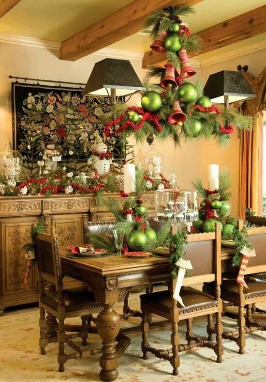 dining room decor christmas 37 Stunning Christmas Dining Room Décor Ideas DigsDigs