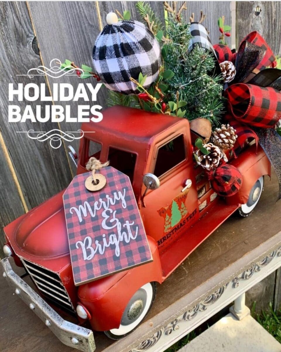 vintage truck christmas decor ADORABLE VINTAGE TRUCK CHRISTMAS DECOR IDEAS