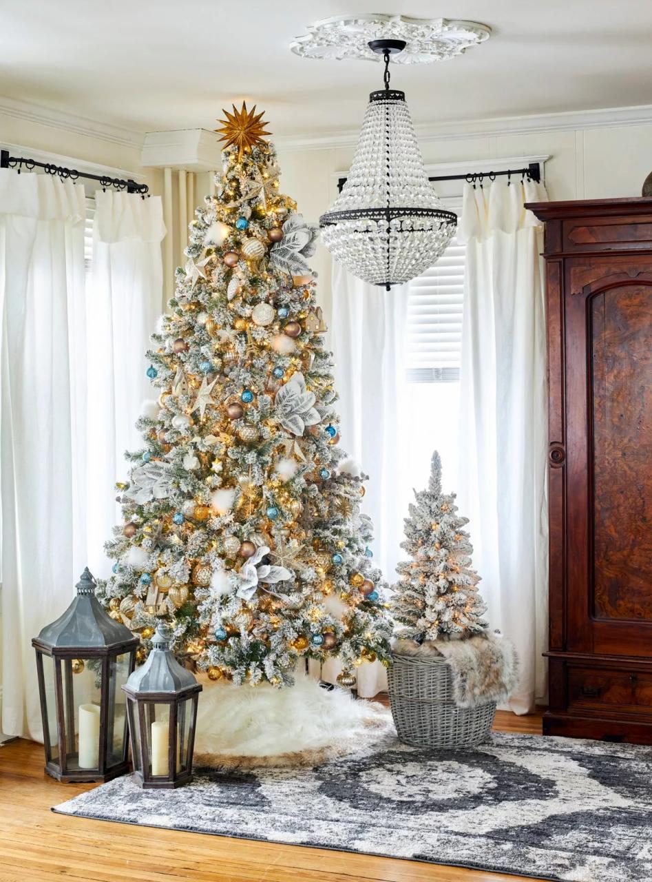 white and blue christmas tree decor 21 Amazing White Christmas Tree Ideas To Try Right Now for a Stunning Holiday Look 🎄