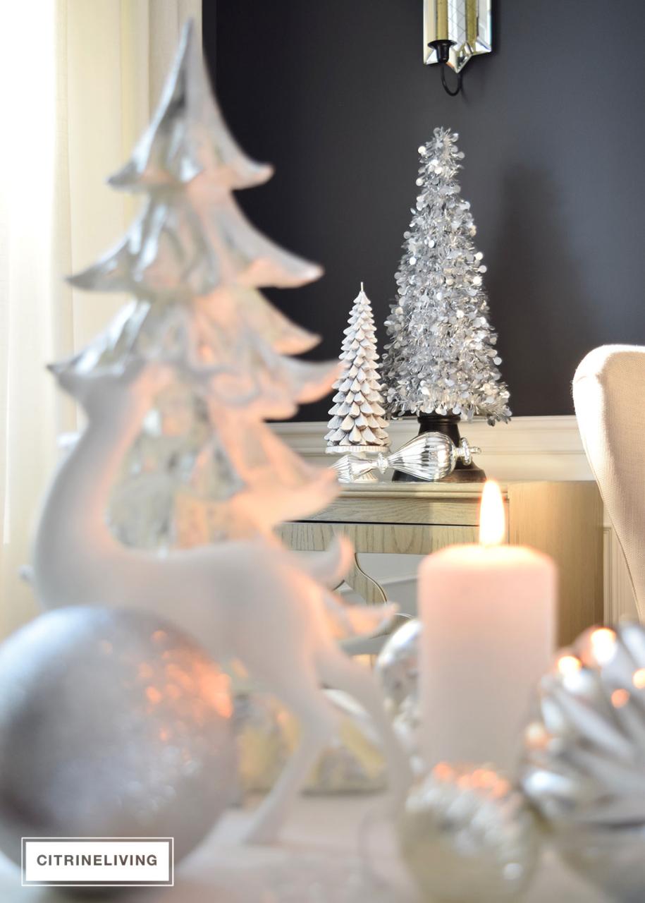 silver and white christmas decor A WINTER WHITE AND SILVER HOLIDAY TABLESCAPE