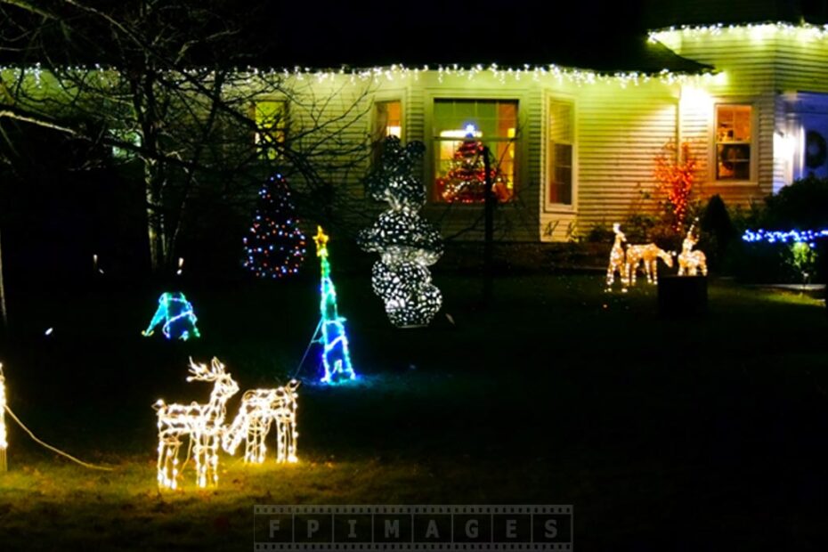 christmas decorations outdoor canada Enjoy Christmas Lights Holiday Decorations at Saint Andrews, NB, Canada