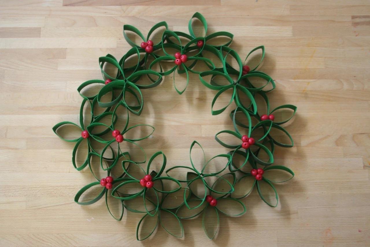 christmas decor ideas using recycled materials 5 DIY Christmas Decorations Using Recycling Materials!