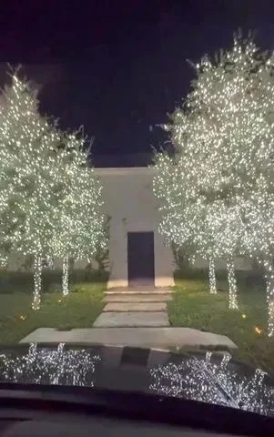 kim kardashian christmas decorations outdoor 2020 Kim Kardashian reveals insane Christmas decorations inside her ‘happy