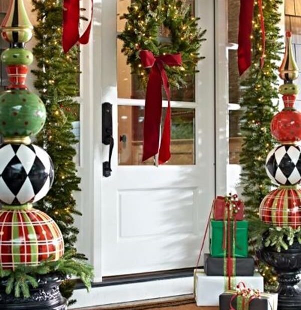 christmas decorations for indoor railings 44 Best Christmas Porch Railing Decorations 13 Outside christmas