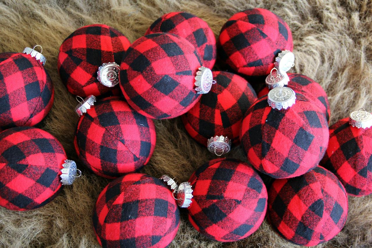 red plaid christmas decor 30+ Red Plaid Christmas Decorations DECOOMO