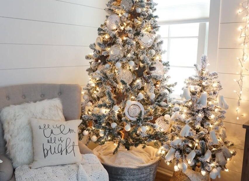 gold theme christmas decor 17 Best Gold Christmas Decor Ideas and Designs for 2021