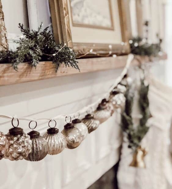 christmas decor ideas gold 21 Gold Christmas Decorating Ideas » Lady Decluttered