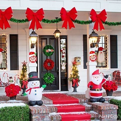 christmas decorations outdoor small porch Easy & fast front porch Garland ideas for christmas / christmas garland