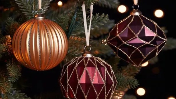 christmas decorations sale b&q B&Q slashes 25 off Christmas decorations including energy saving