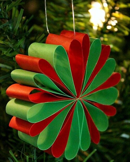 christmas decoration ideas in paper Why not try making some of these Beautiful Paper Christmas Decorations