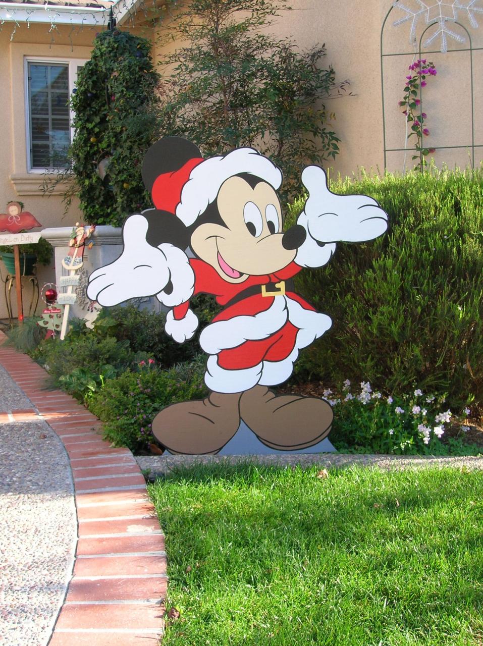 mickey christmas decorations outdoor Christmas mickey wooden yard art Wooden christmas yard decorations